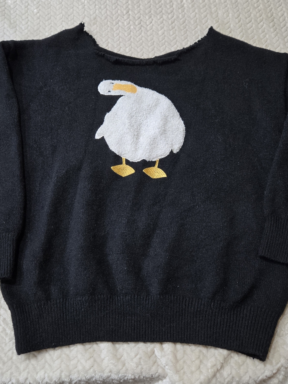Aelfric Eden Goose Sweater Black Crewneck Graphic Knit Size Large *Cut Neckline